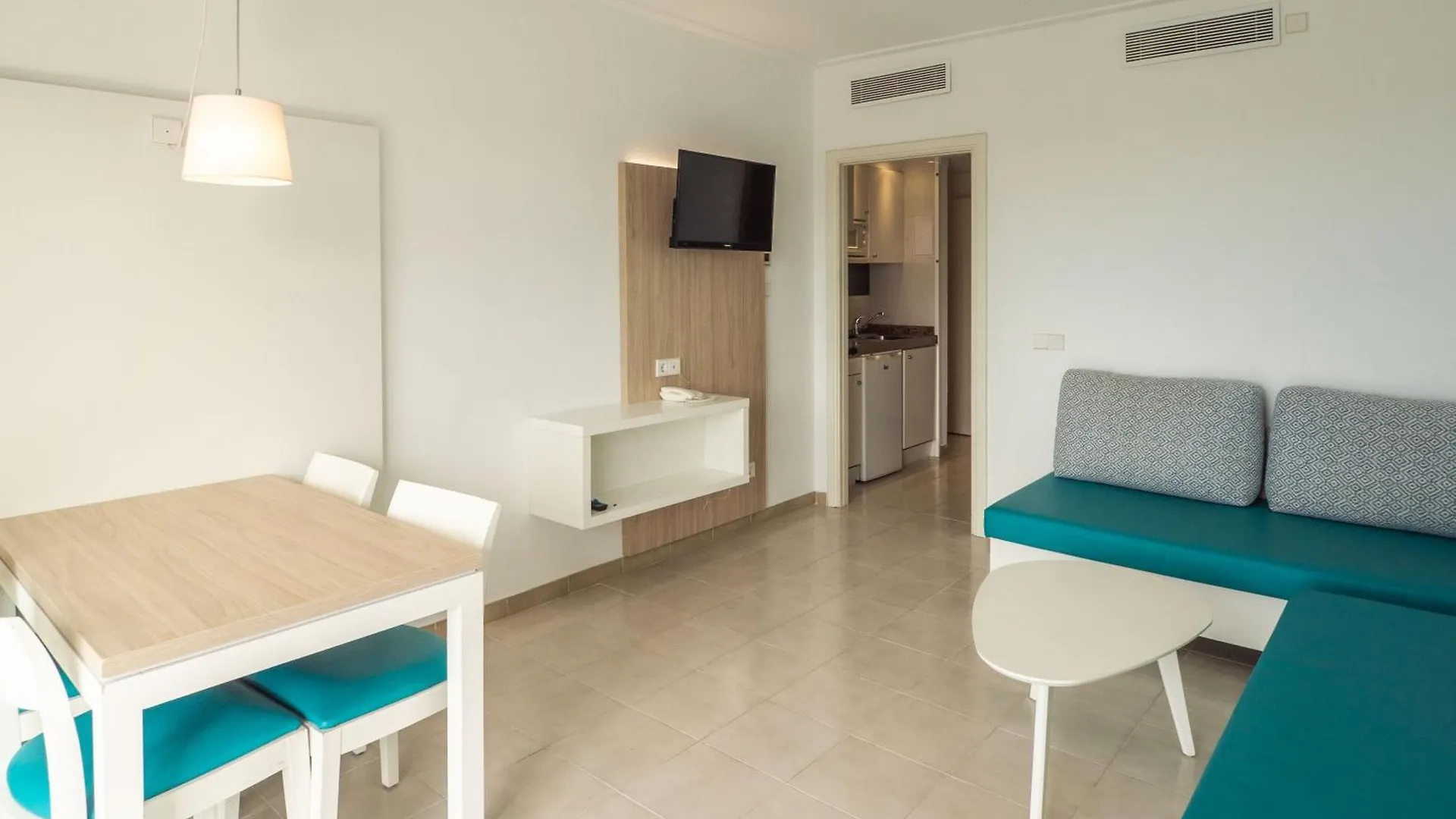 Apartamentos La Santa Maria Cala Millor  Aparthotel
