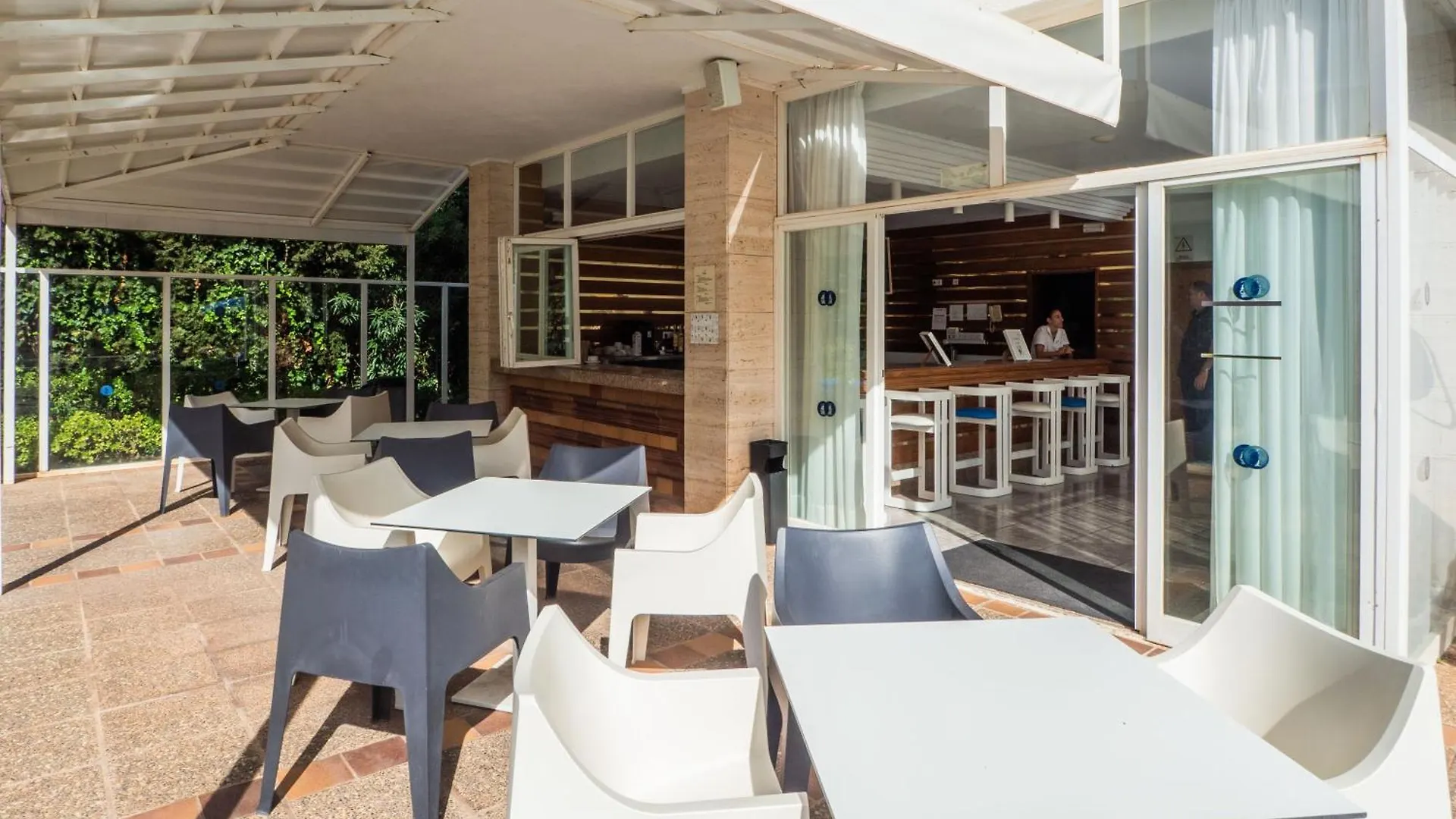 Apartahotel Apartamentos La Santa Maria Cala Millor